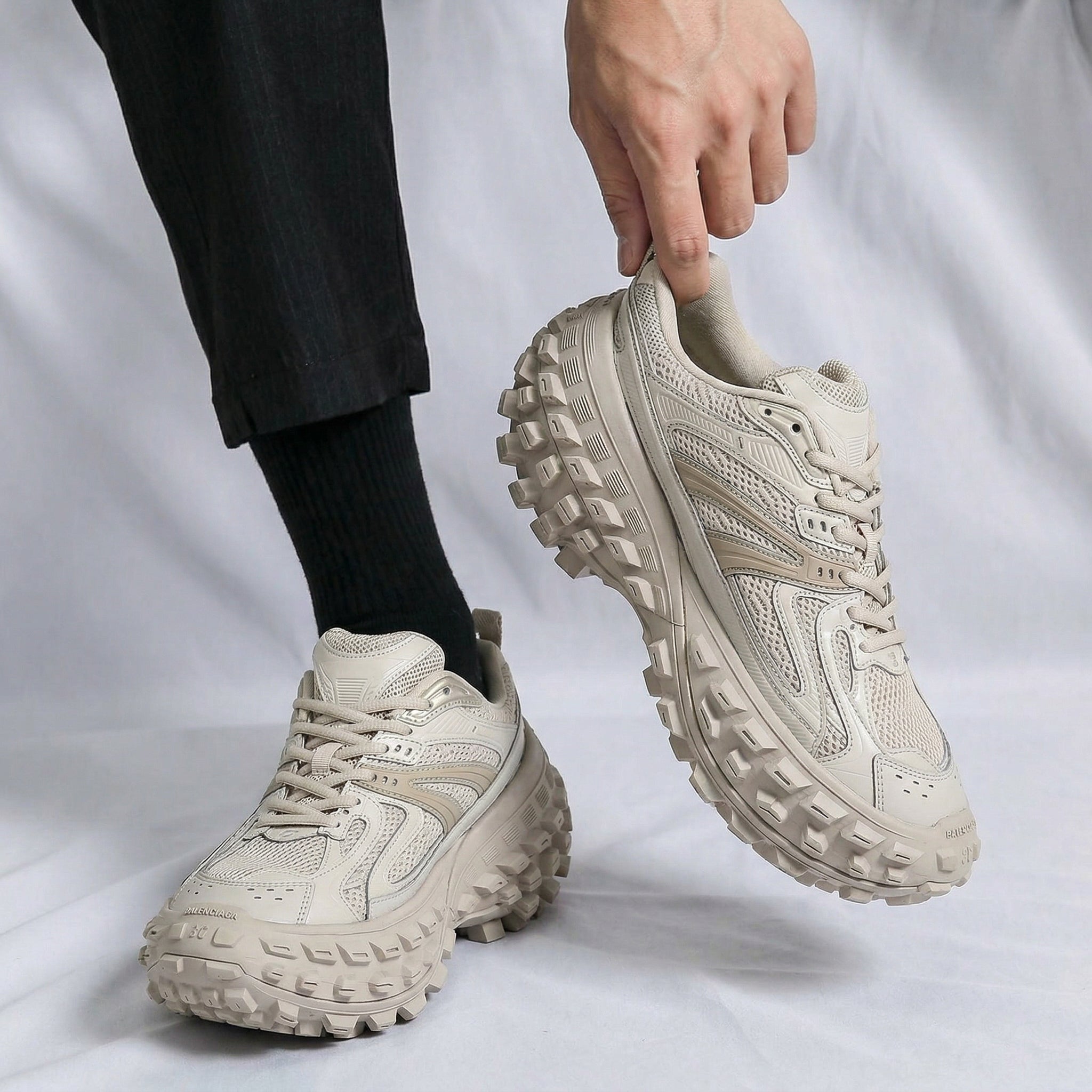 シルエットリフトトレイルスニーカー