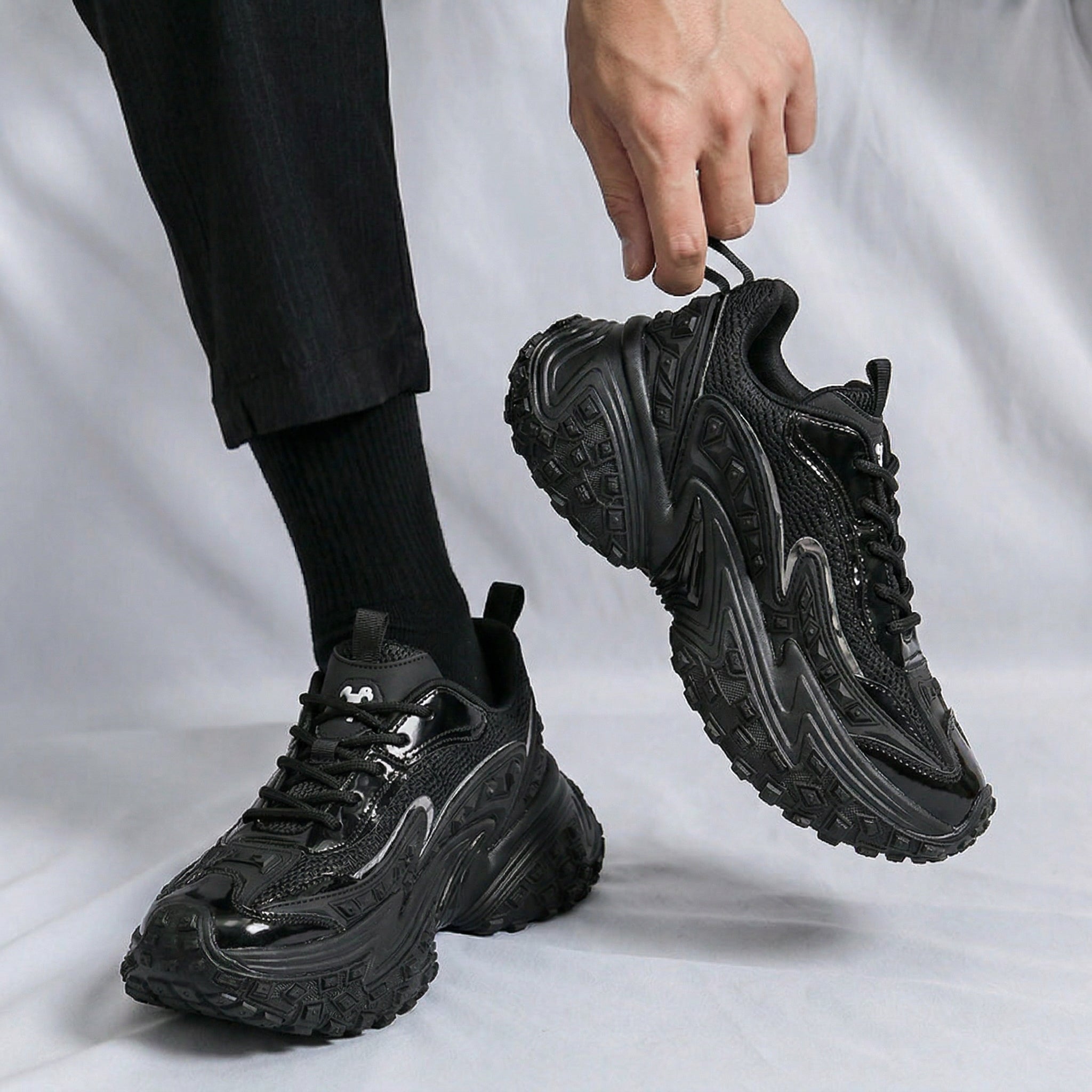 シルエットリフトトレイルスニーカー