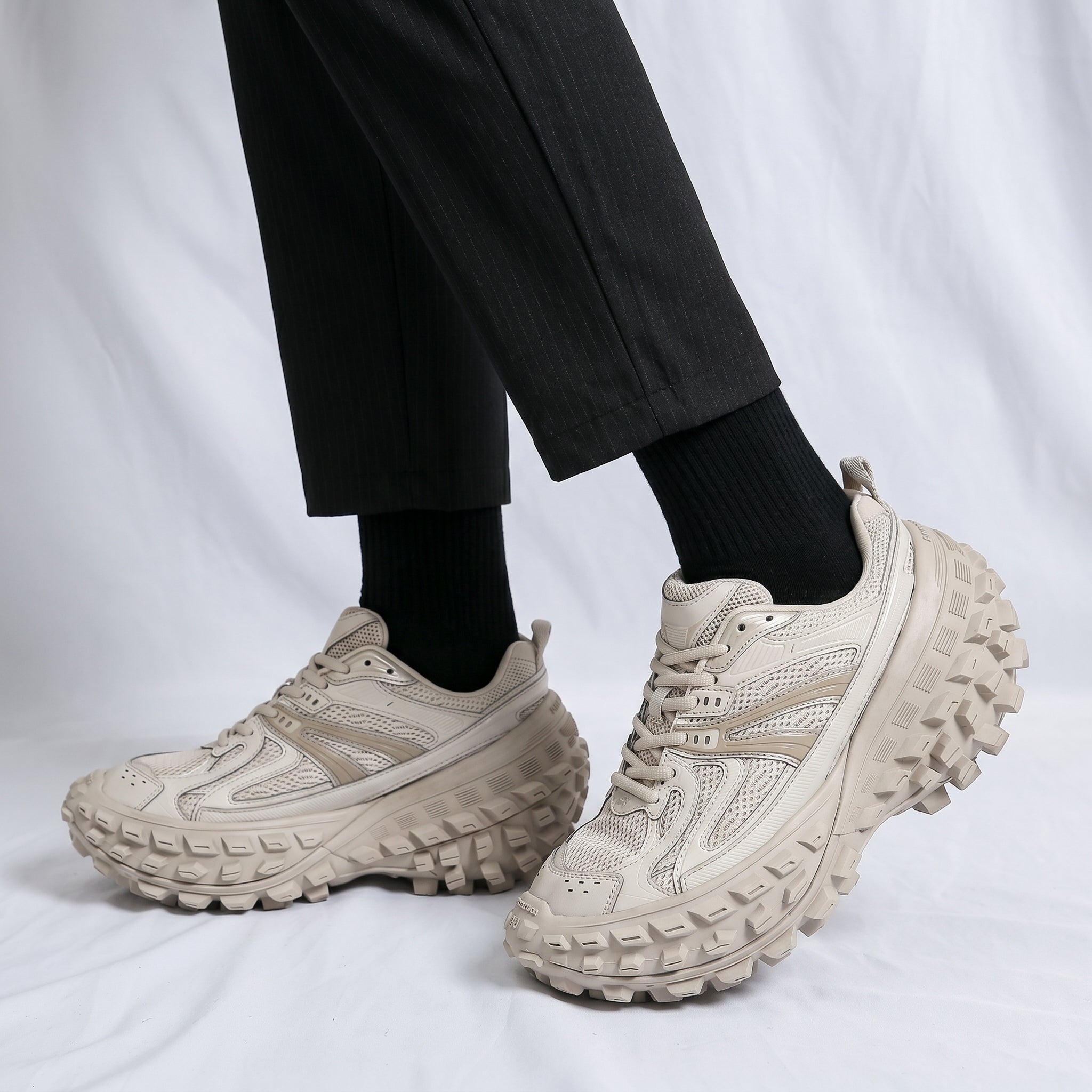 シルエットリフトトレイルスニーカー