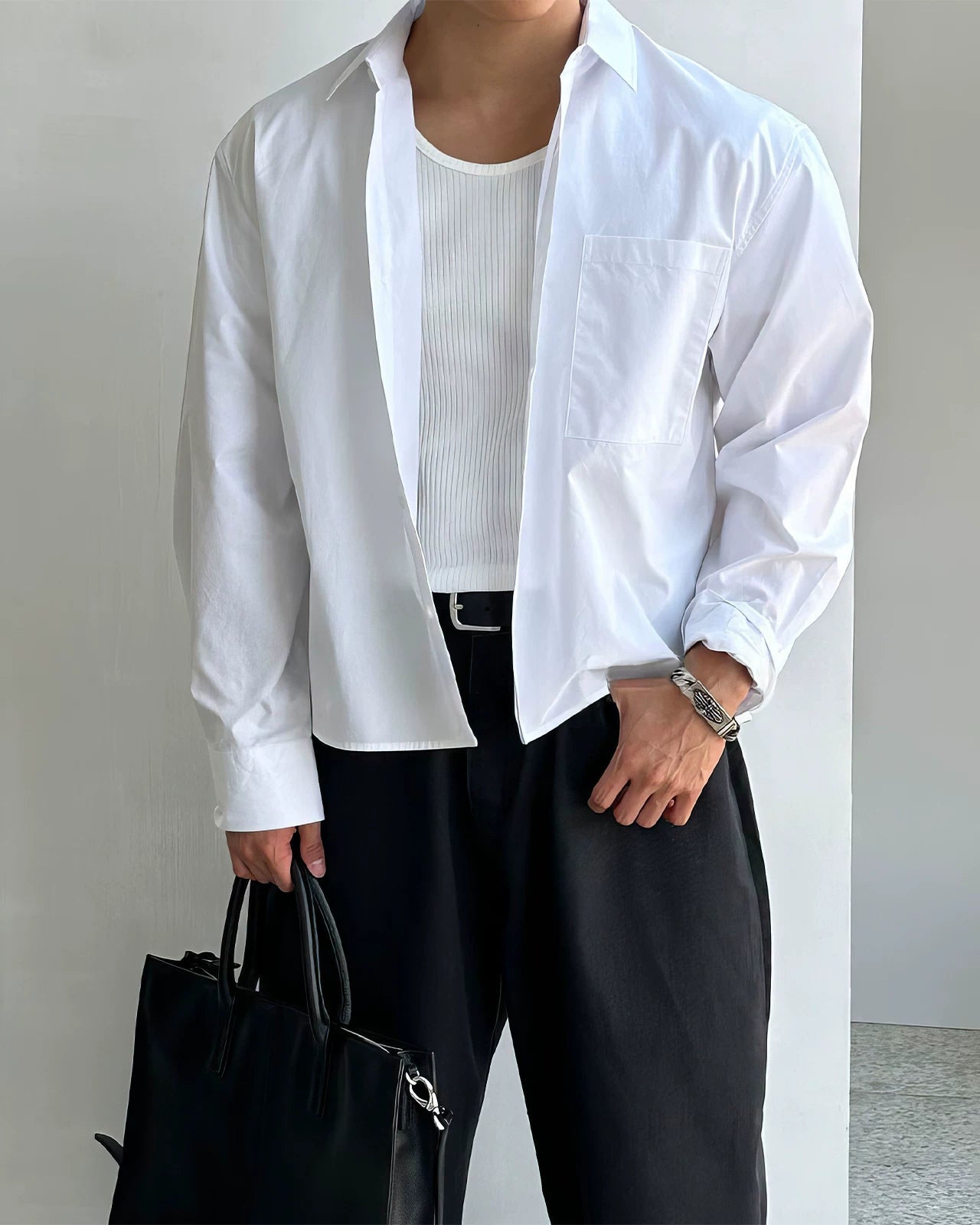 シルエットバランスホワイトシャツ