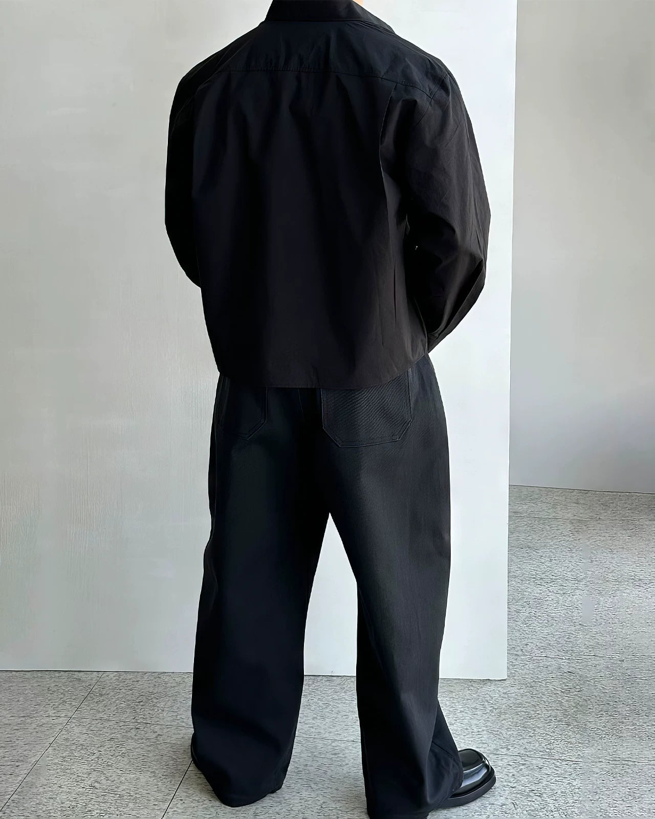 シルエットバランスホワイトシャツ