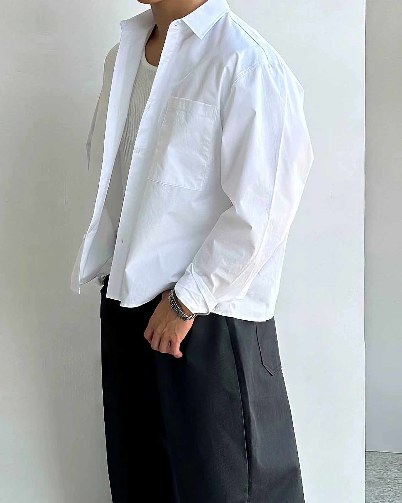 シルエットバランスホワイトシャツ