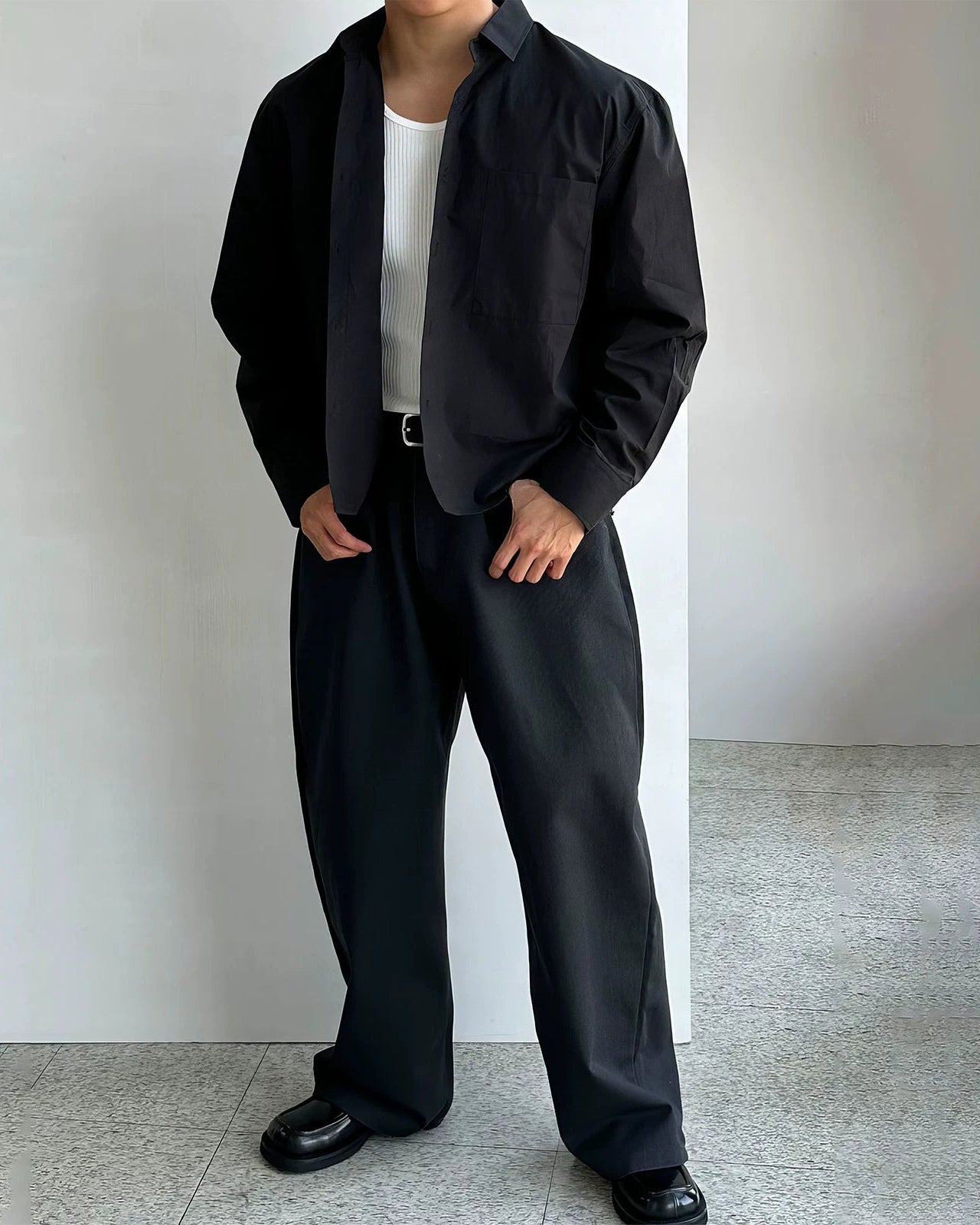 シルエットバランスホワイトシャツ