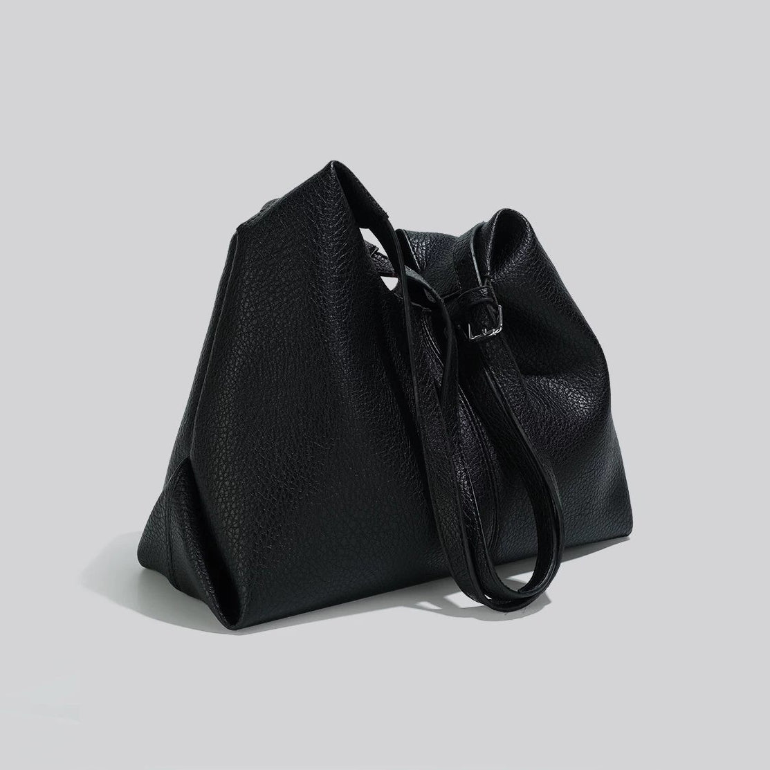 リフトフォルムメンズレザーバッグ