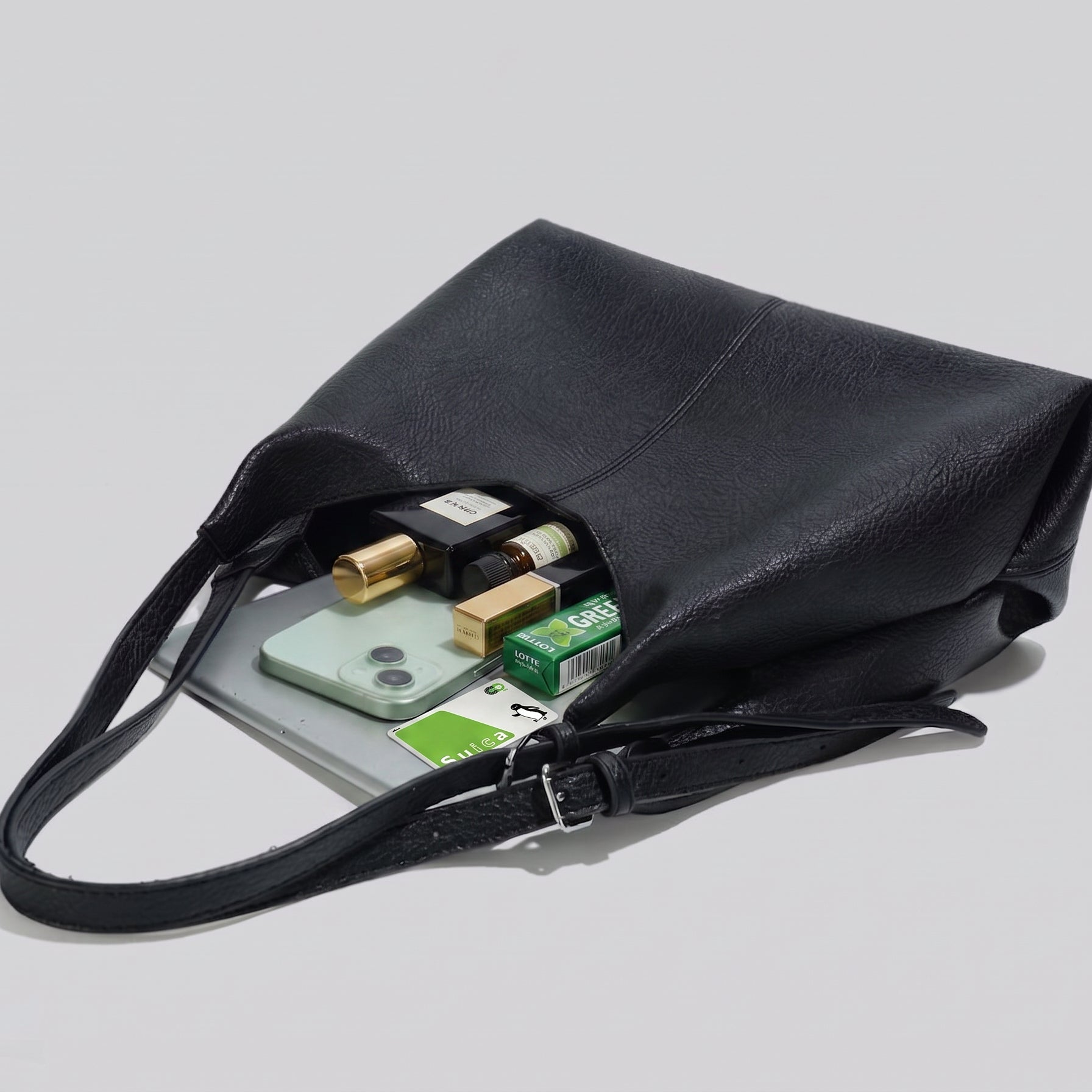 リフトフォルムメンズレザーバッグ